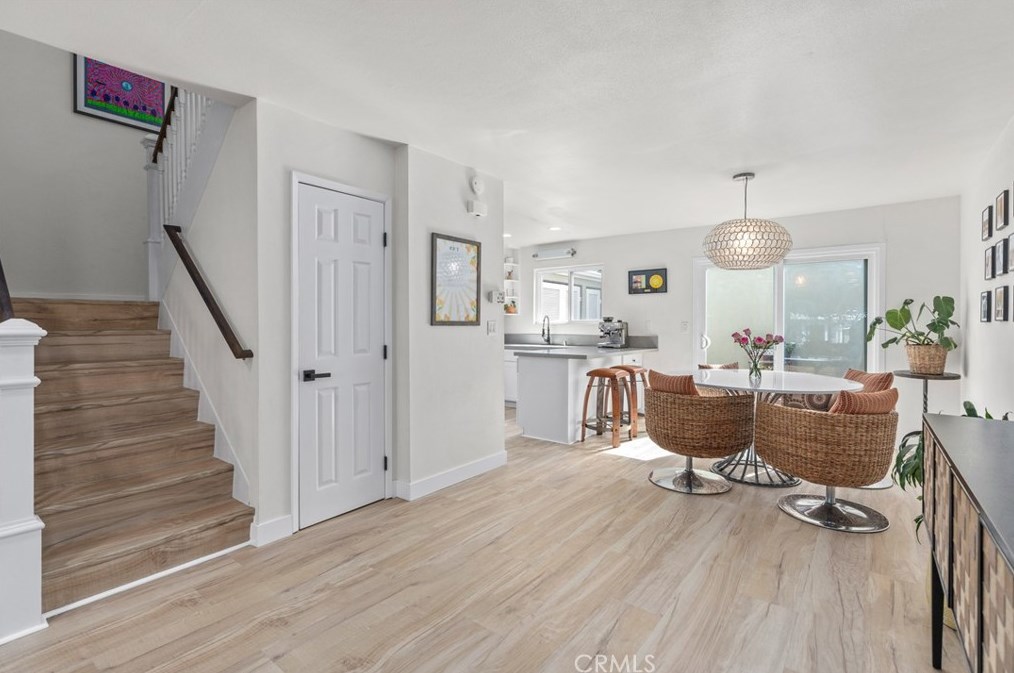 106 Yorktown Ln, Costa Mesa CA  92626-6549 exterior