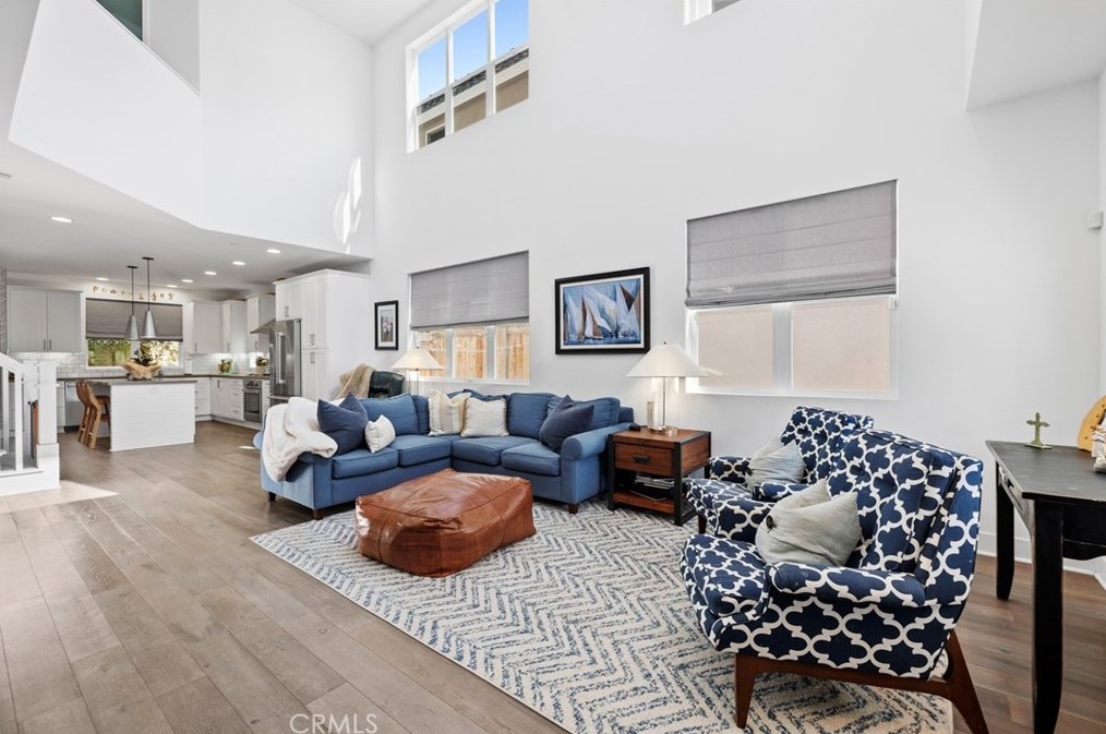 313 Anderson Ln, Costa Mesa, CA 92627