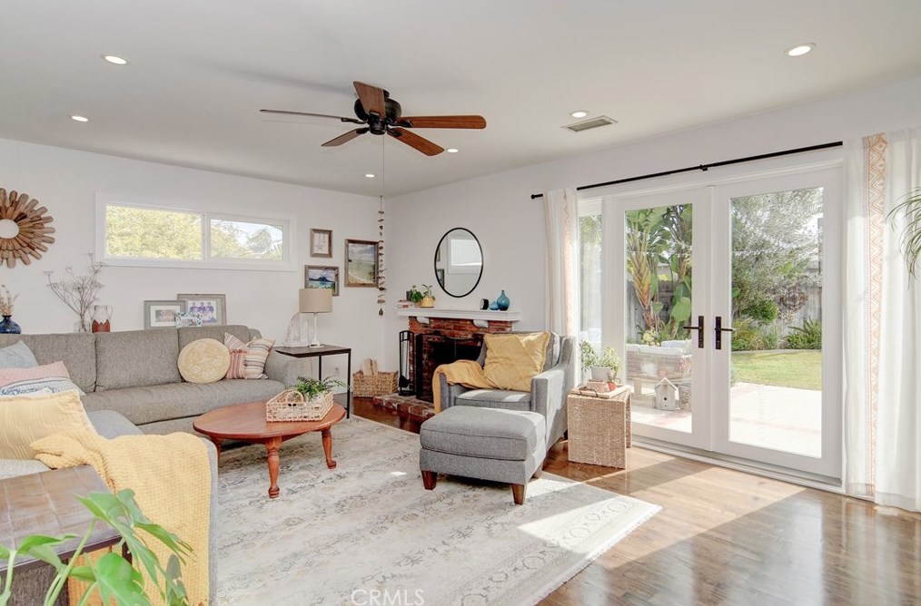 2826 Francis Ln, Costa Mesa, CA 92626