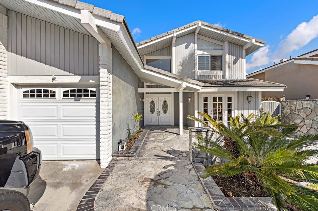 8461 Ivy Cir, Huntington Beach, CA 92646-3824