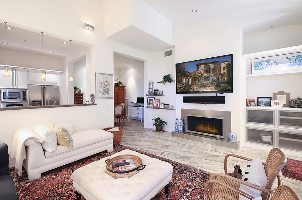 10 Savona Ct, Newport Beach, CA 92657