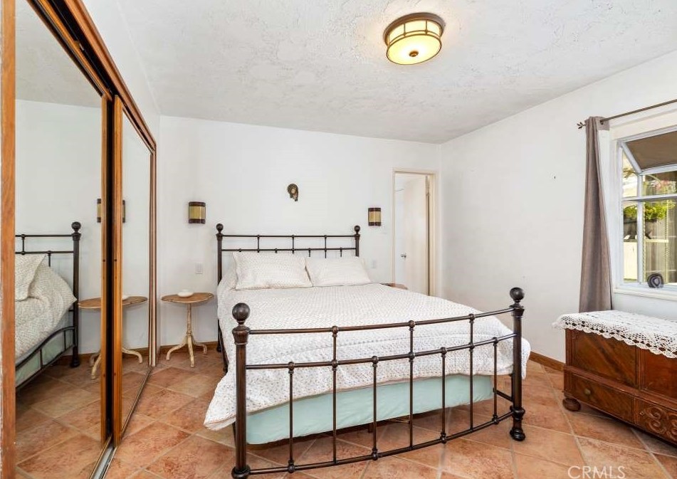 2924 Royal Palm Dr, Costa Mesa CA  92626-3813 exterior