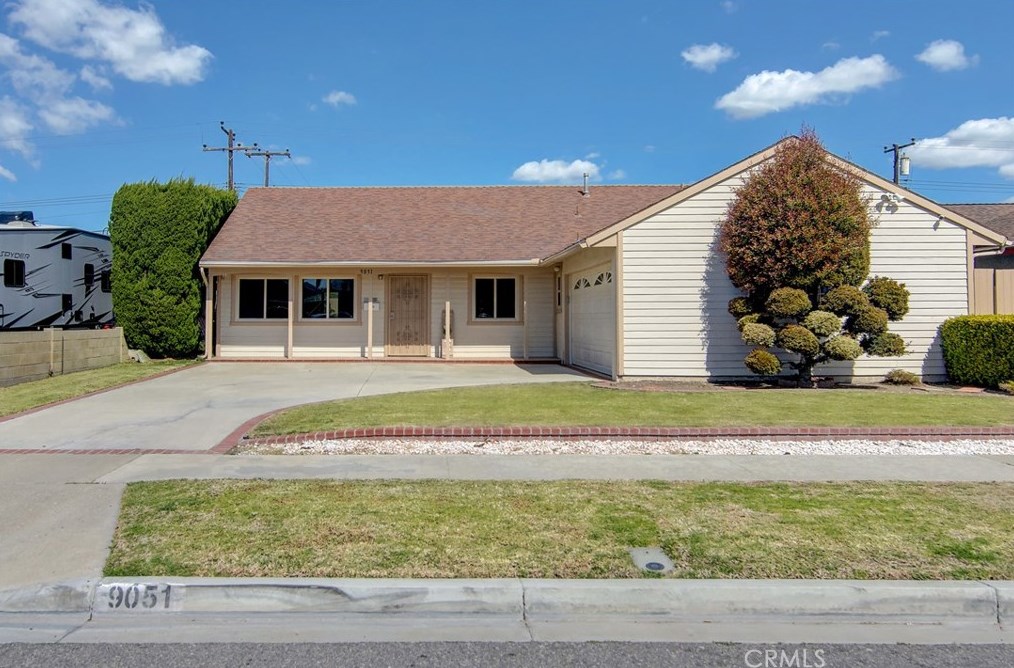 9051 Obsidian Dr, Westminster, CA 92683-7332