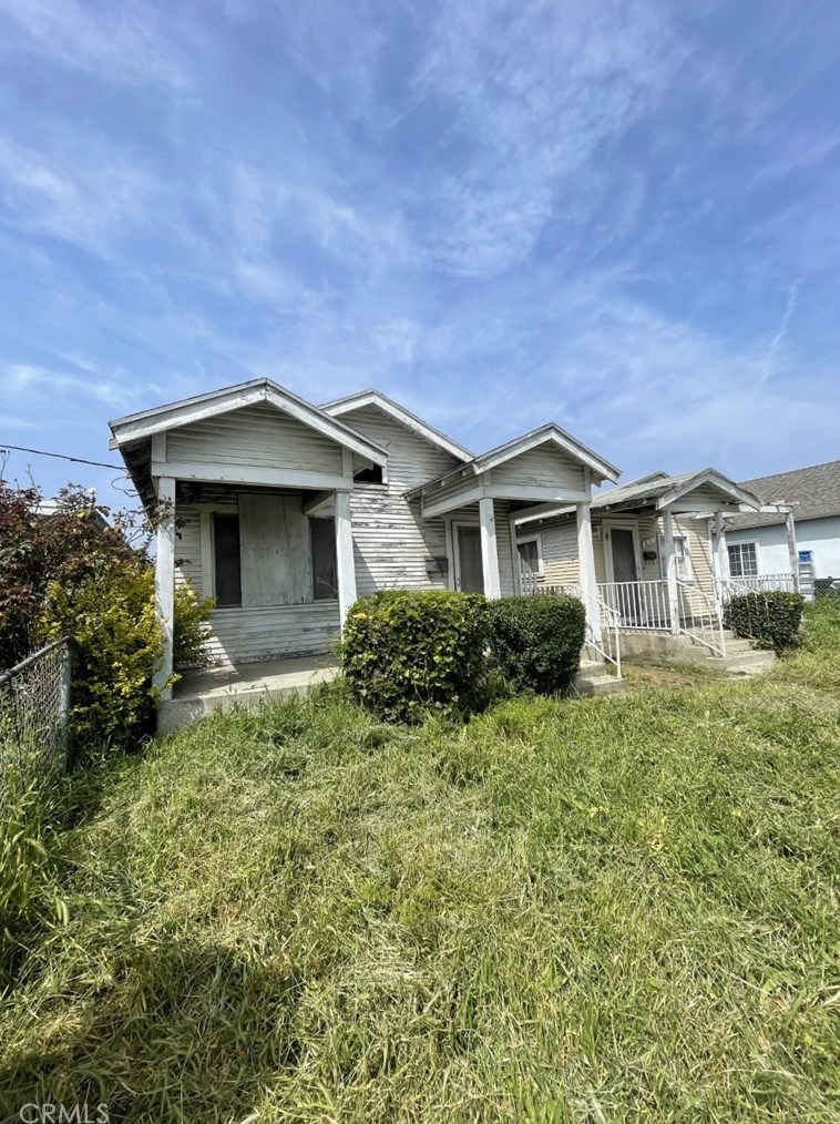 8917 Elm St, Los Angeles, CA 90002-1804