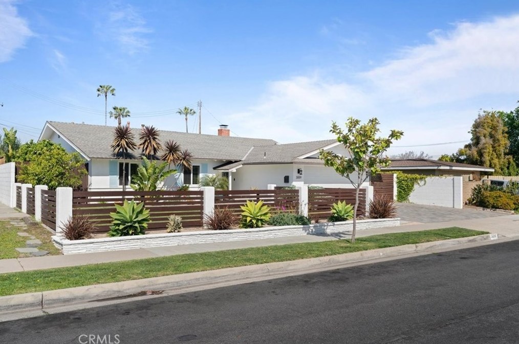 3009 Royal Palm Dr, Costa Mesa, CA 92626-3737