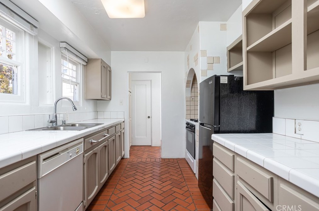 178 Virginia Pl, Costa Mesa CA  92627-1712 exterior