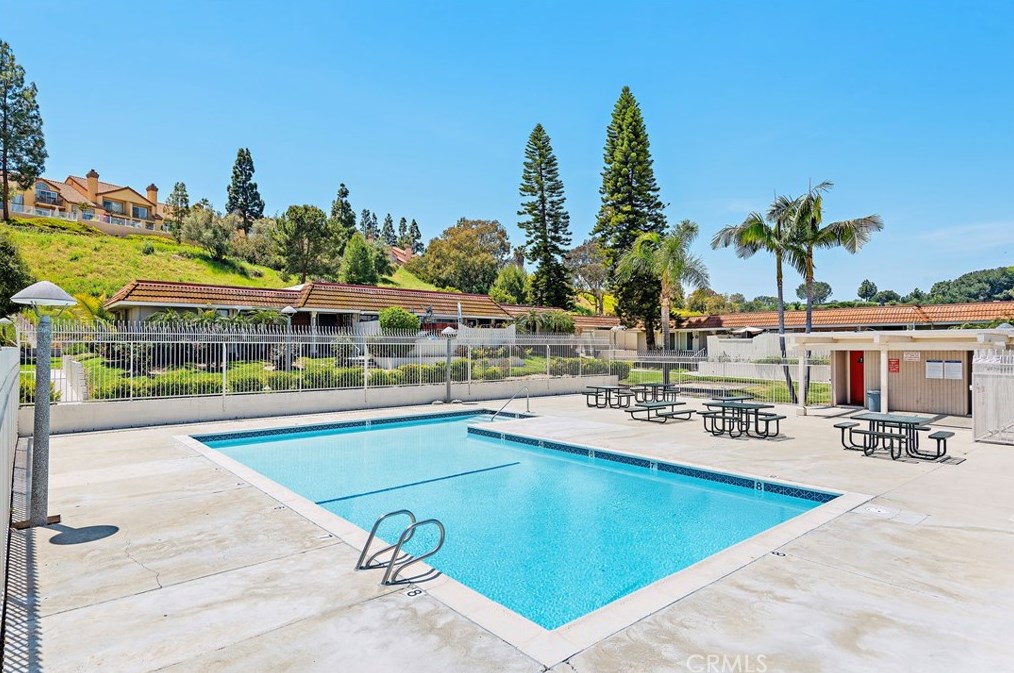 23404 El Reposa, Laguna Beach CA  92656-1106 exterior