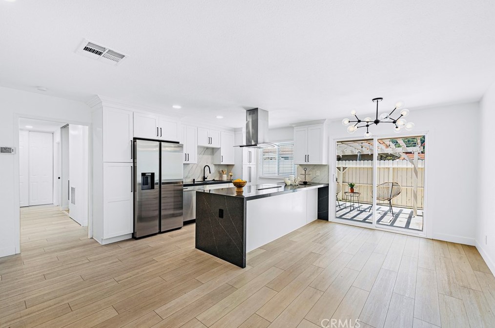 23404 El Reposa, Laguna Beach CA  92656-1106 exterior