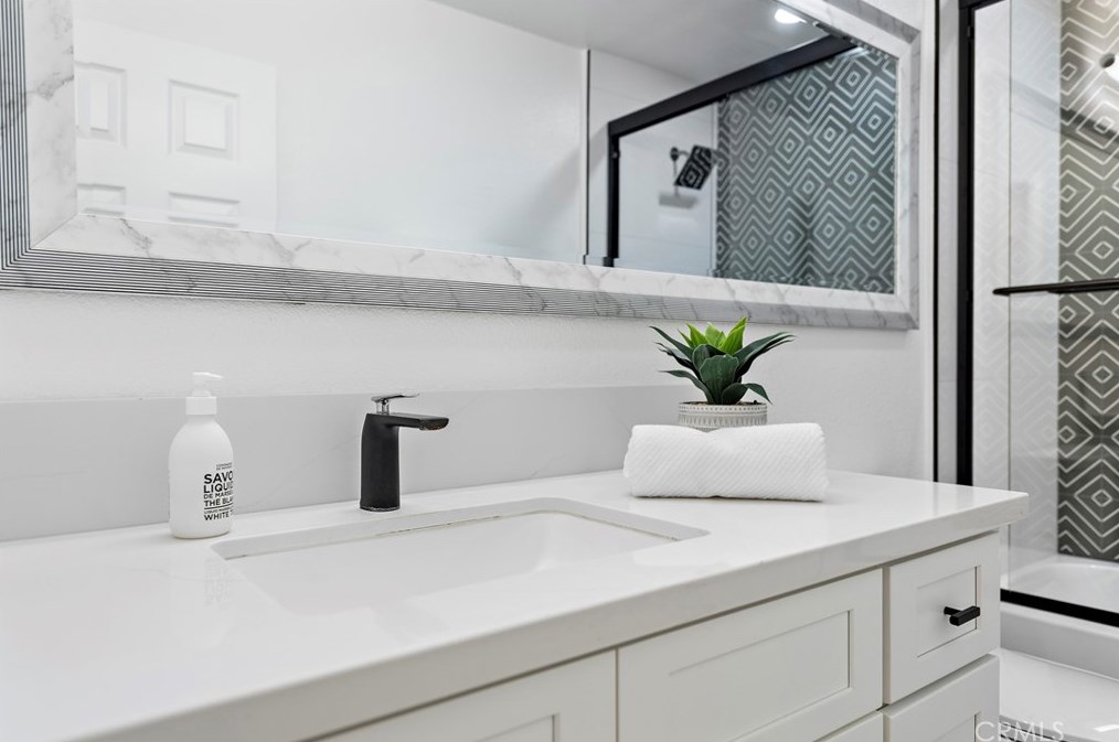 23404 El Reposa, Laguna Beach CA  92656-1106 exterior