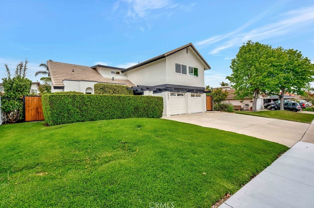 9521 Landfall Dr, Huntington Beach CA  92646-8211 exterior