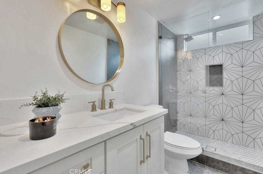 9521 Landfall Dr, Huntington Beach CA  92646-8211 exterior