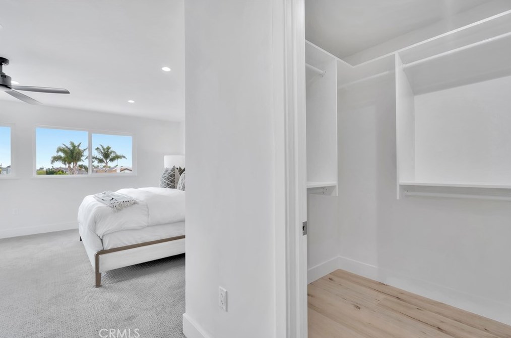 9521 Landfall Dr, Huntington Beach CA  92646-8211 exterior