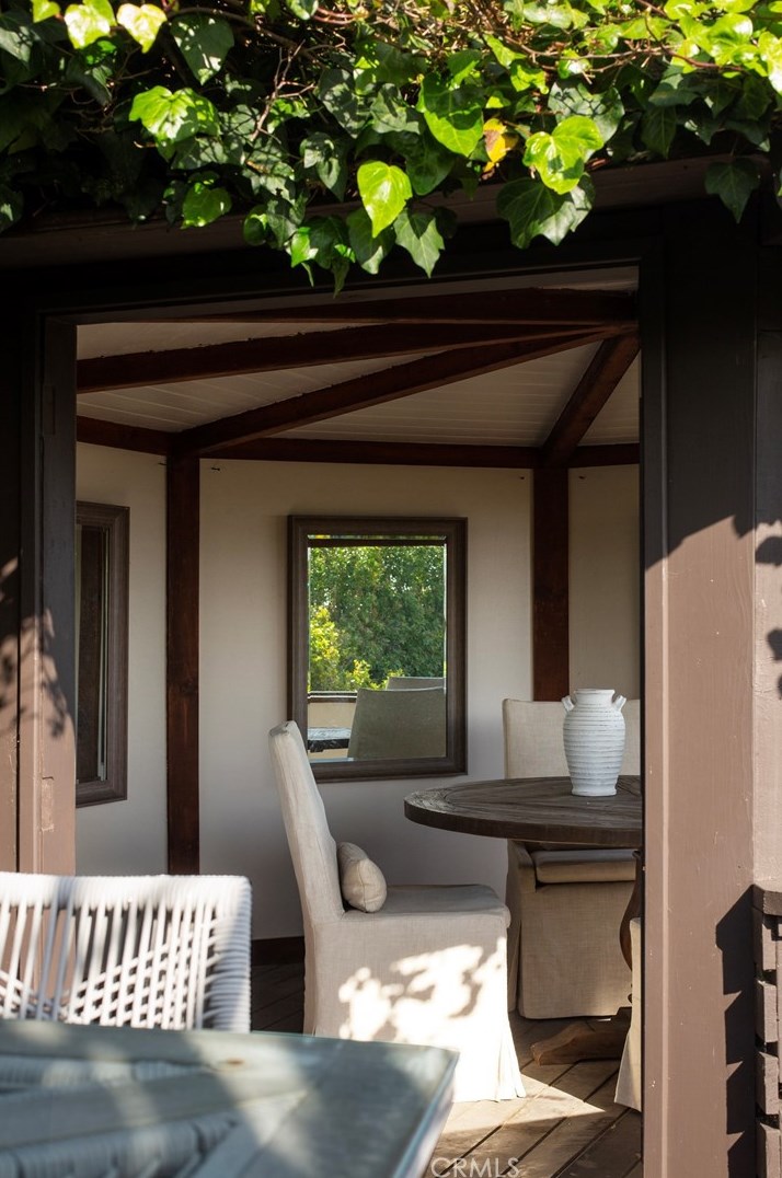 2526 Monaco Dr, Laguna Beach CA  92651-1009 exterior