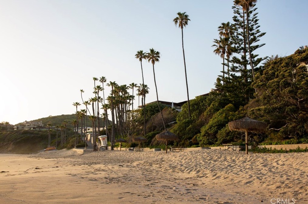 2526 Monaco Dr, Laguna Beach CA  92651-1009 exterior