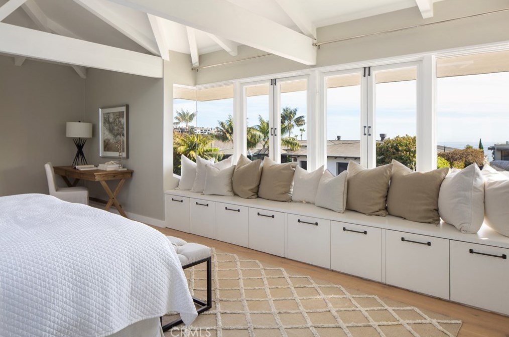 2526 Monaco Dr, Laguna Beach CA  92651-1009 exterior