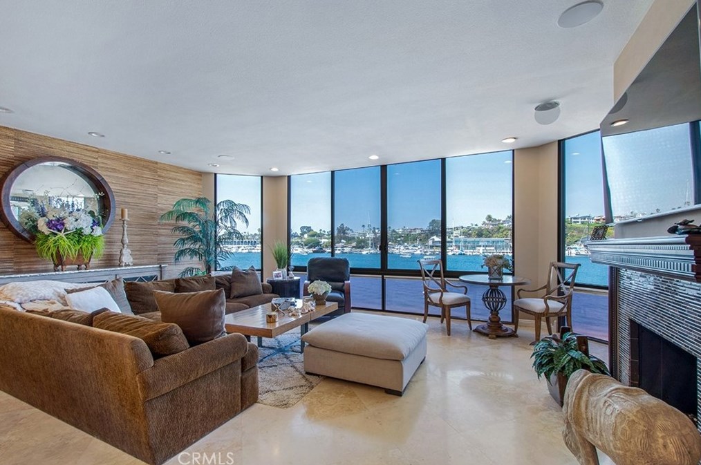 320 Via Lido Nord #2, Newport Beach, CA 92663