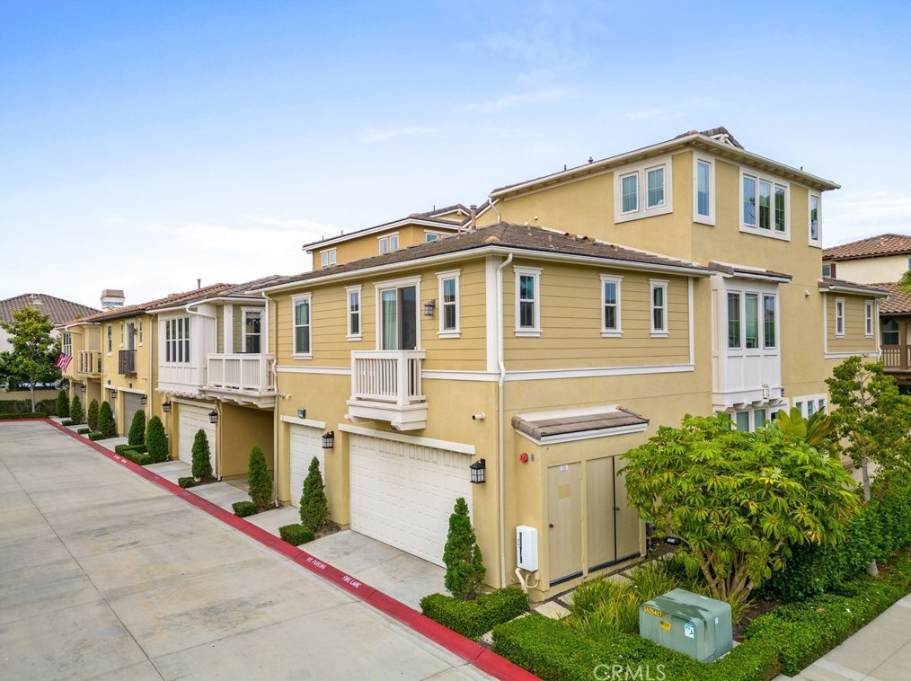 21396 Kennedy Ln, Huntington Beach, CA 92646-6935