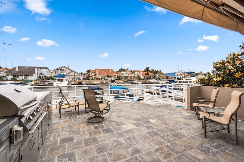 3326 Tempe Dr, Huntington Beach, CA 92649-1919