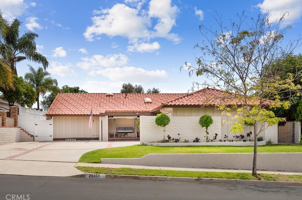 25151 Mackenzie St, Laguna Beach, CA 92653-5106