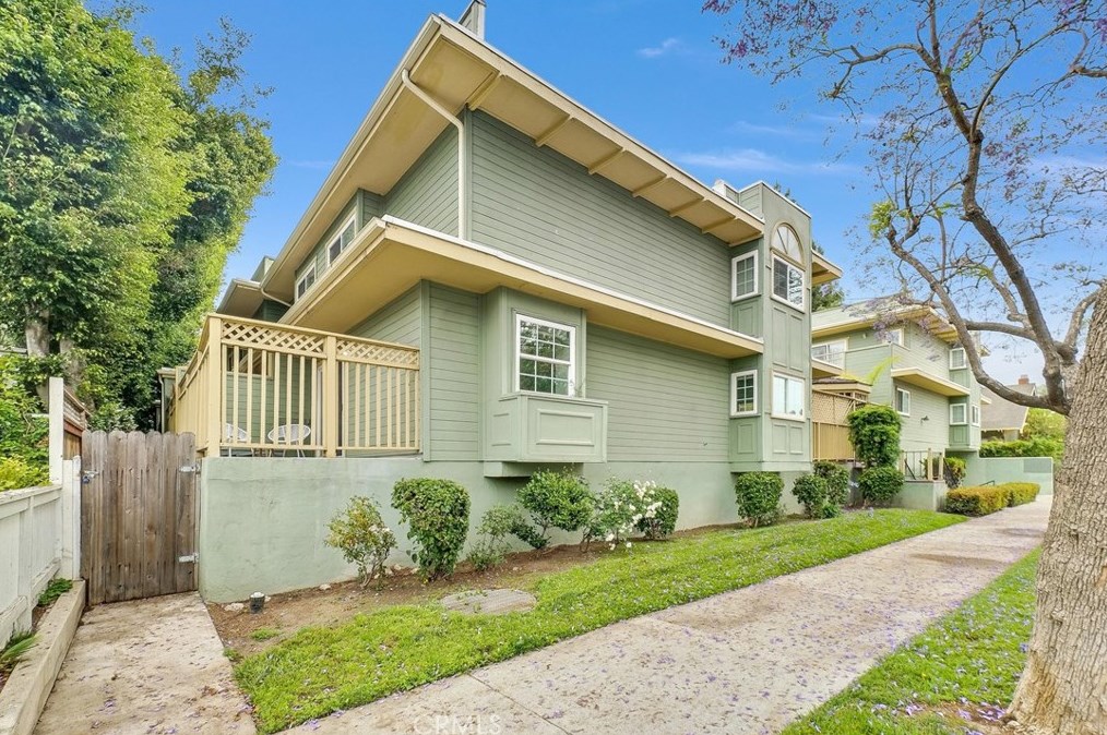 809 N Spurgeon St #12, Santa Ana, CA 92701