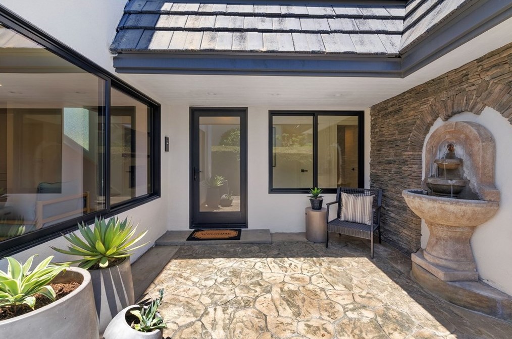125 The Masters Cir, Costa Mesa, CA 92627-4640