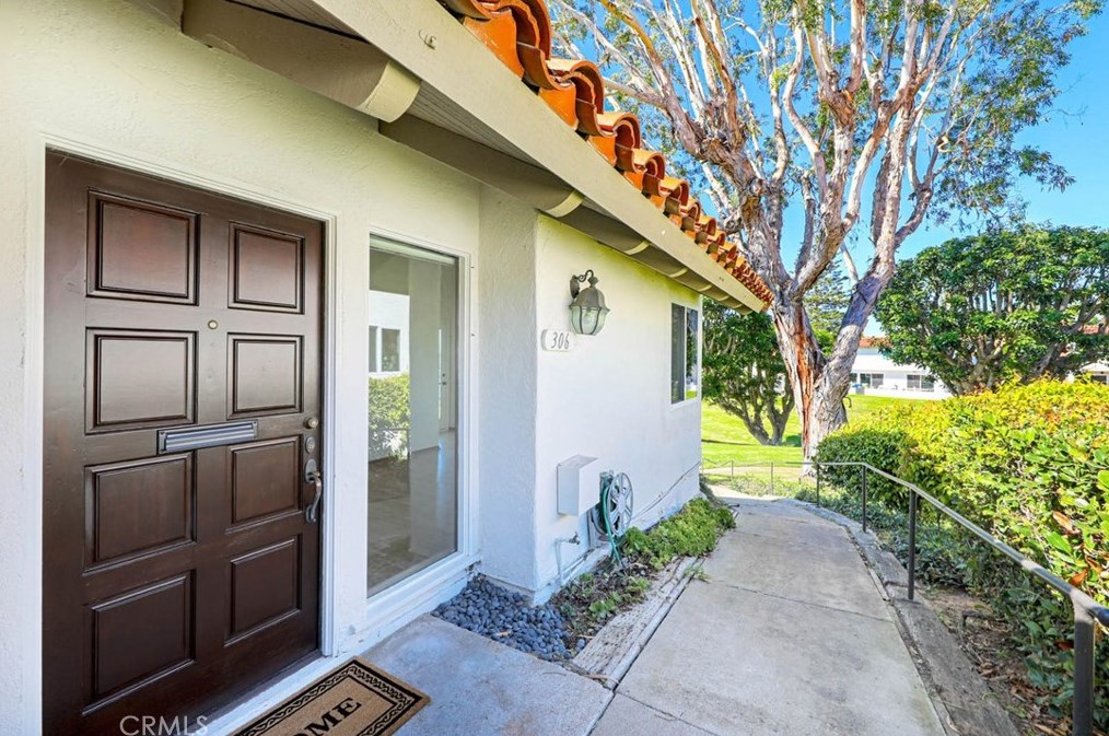 306 Avenida Cumbre, Newport Beach, CA 92660