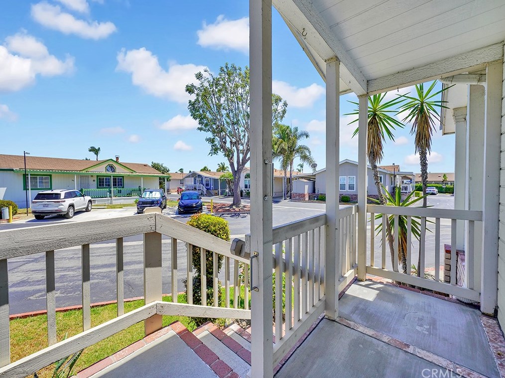 111 Parrot Ln, Santa Ana, CA 92708