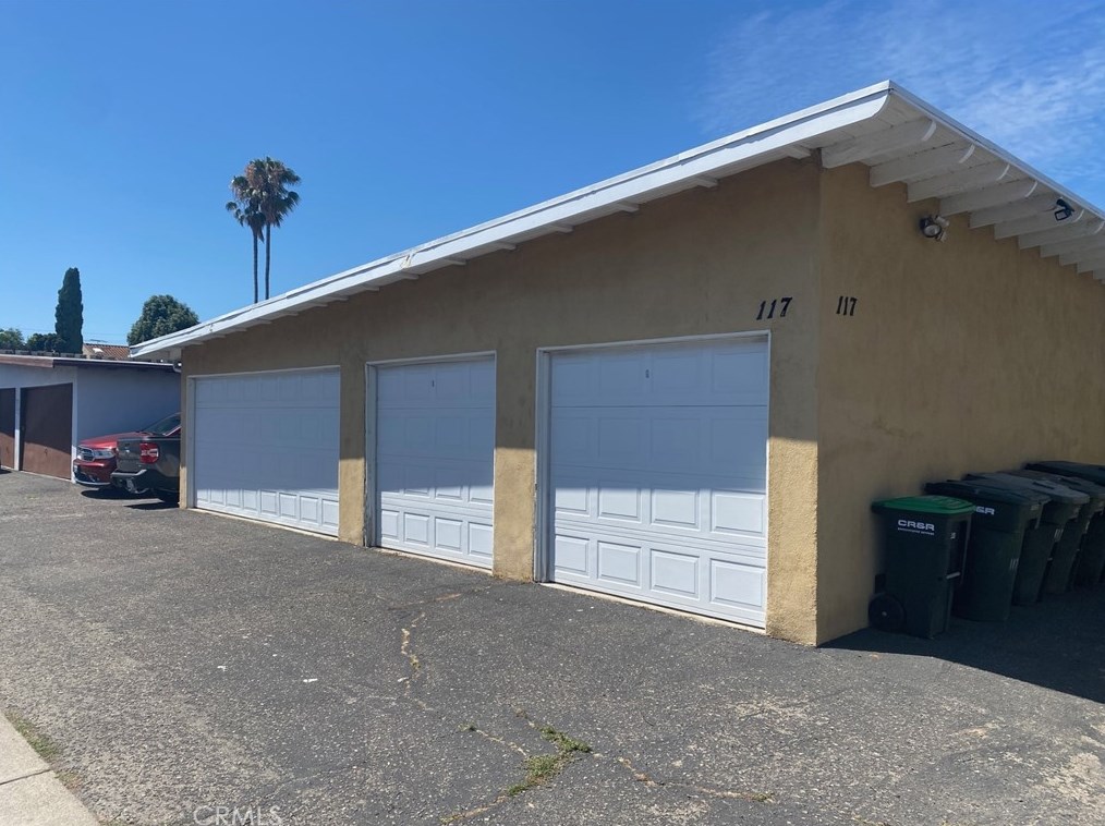 117 Clearbrook Ln, Costa Mesa, CA 92626-8512
