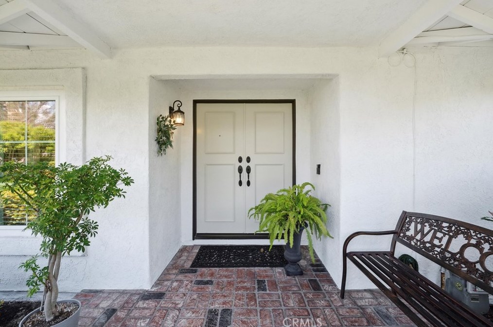 2 Clover Hill Ln, Laguna Beach, CA 92653-6070