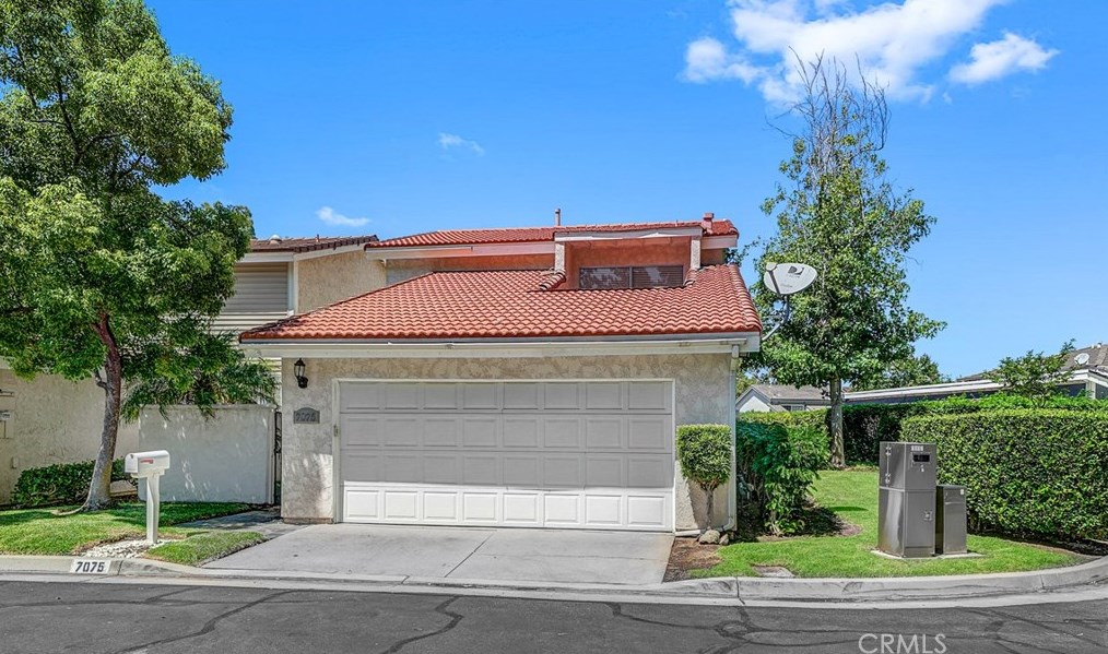 7075 E Creek Side Ln, Anaheim, CA 92807