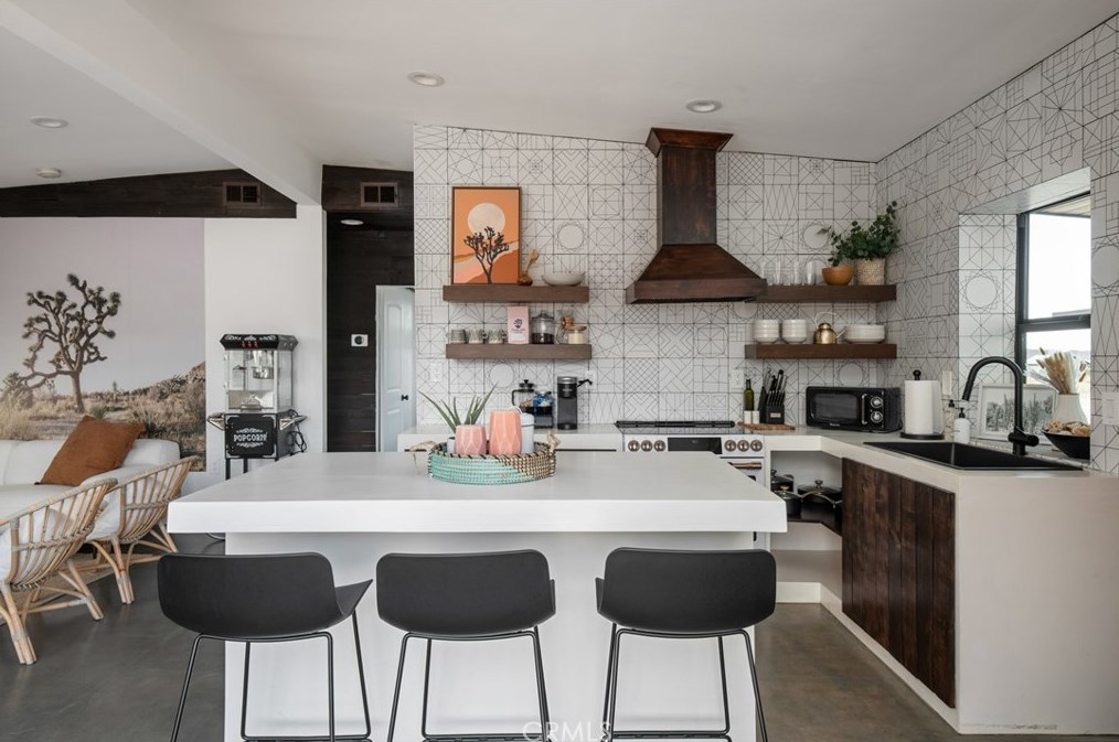 5725 Sunfair Rd, Joshua Tree CA  92252 exterior