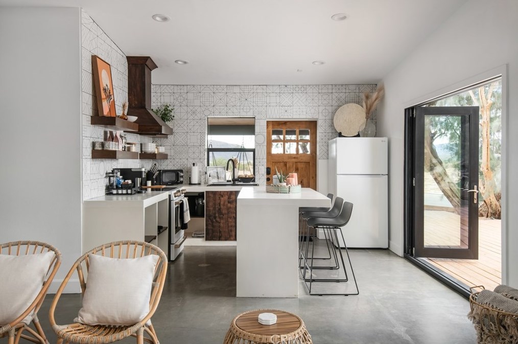 5725 Sunfair Rd, Joshua Tree CA  92252 exterior
