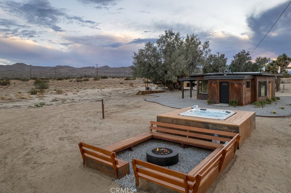 5725 Sunfair Rd, Joshua Tree CA  92252 exterior
