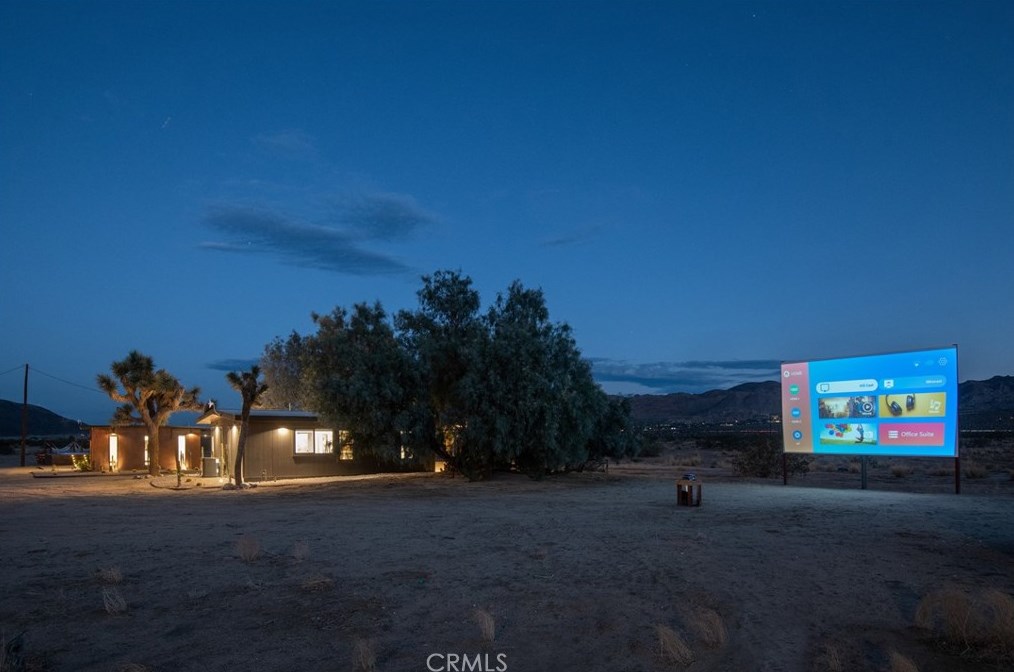 5725 Sunfair Rd, Joshua Tree CA  92252 exterior