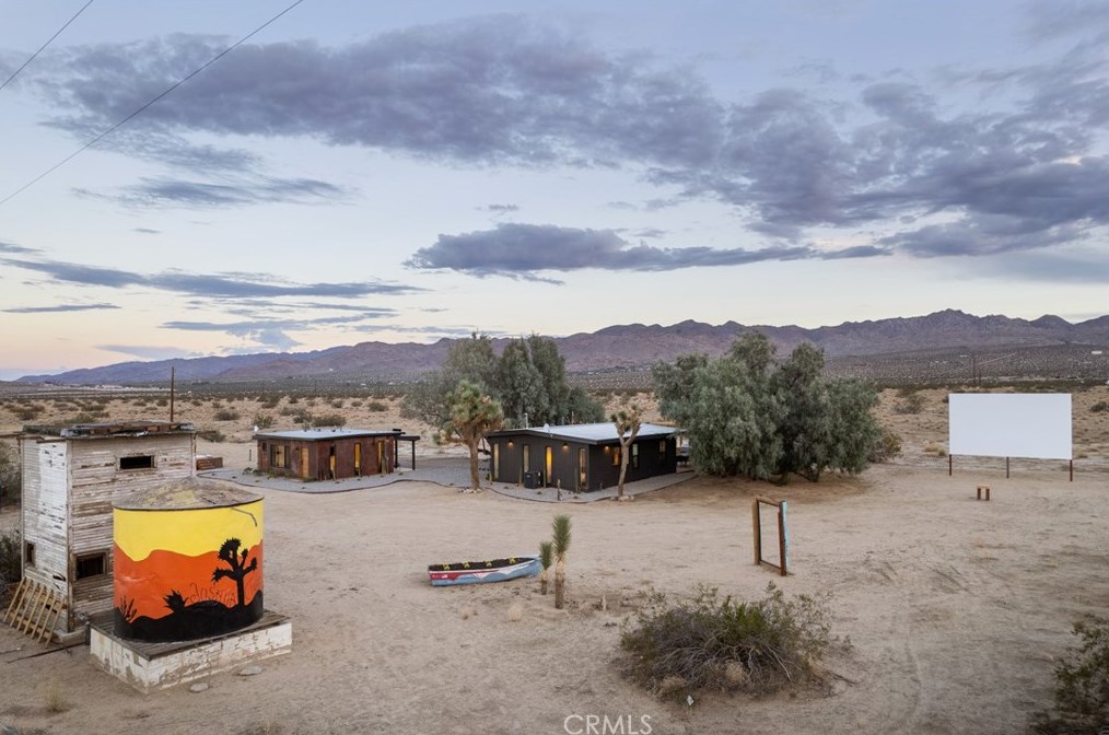 5725 Sunfair Rd, Joshua Tree CA  92252 exterior