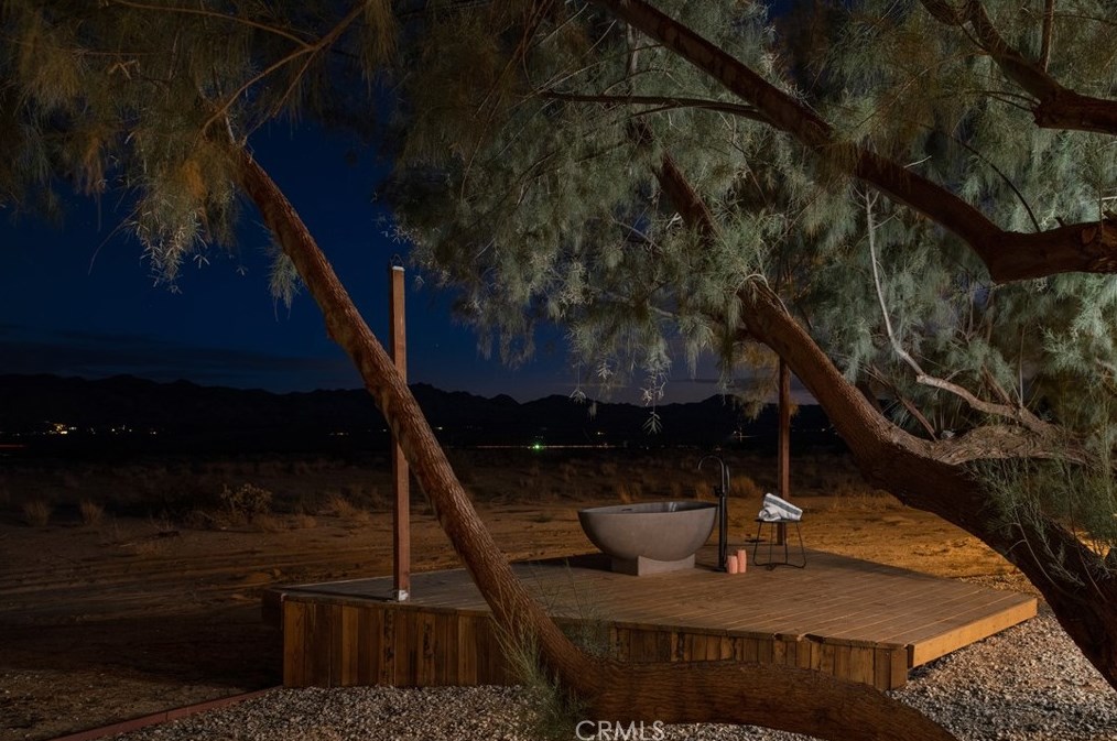 5725 Sunfair Rd, Joshua Tree CA  92252 exterior