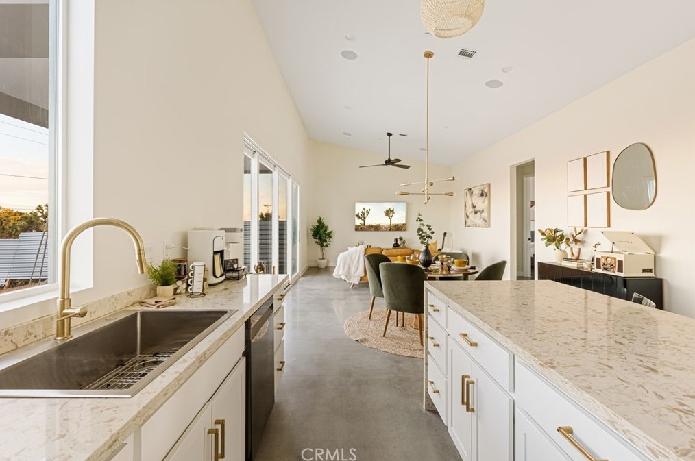 60208 Pueblo Trl, Joshua Tree CA  92252-2940 exterior