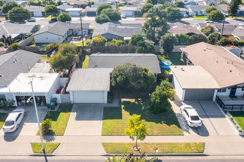 19371 Joice Ln, Huntington Beach, CA 92646-2731