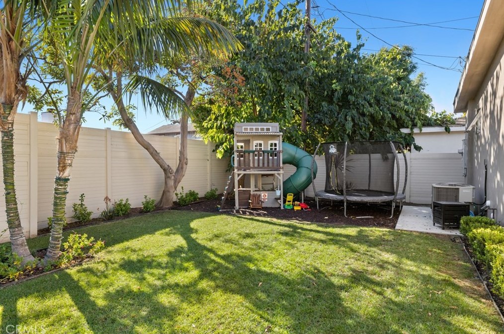 2442 Orange Ave, Costa Mesa CA  92627-1319 exterior