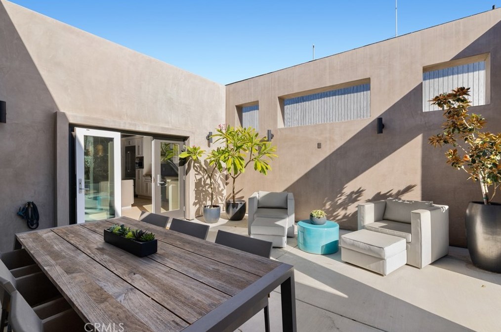 2442 Orange Ave, Costa Mesa CA  92627-1319 exterior