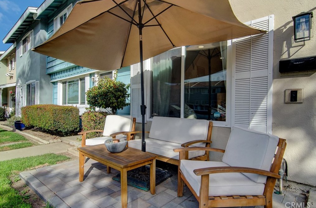 9799 Continental Dr, Huntington Beach, CA 92646