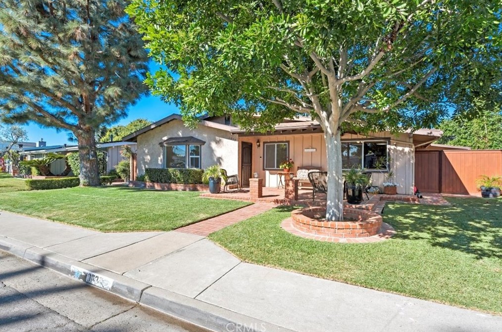 1973 Rosemary Pl, Costa Mesa, CA 92627