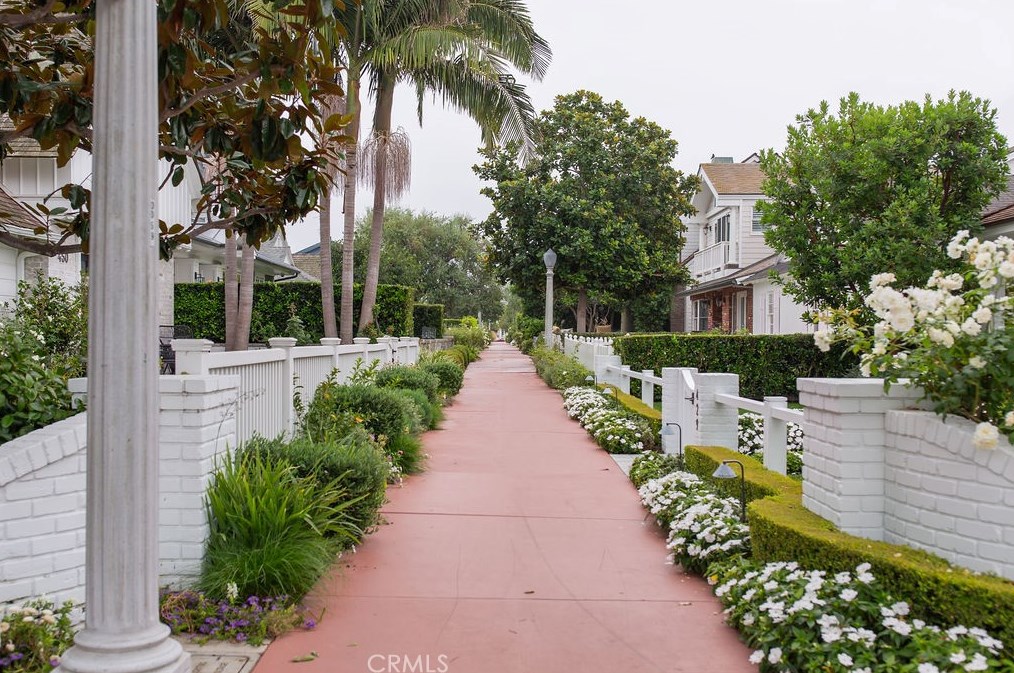 427 Belvue Ln, Newport Beach, CA 92661