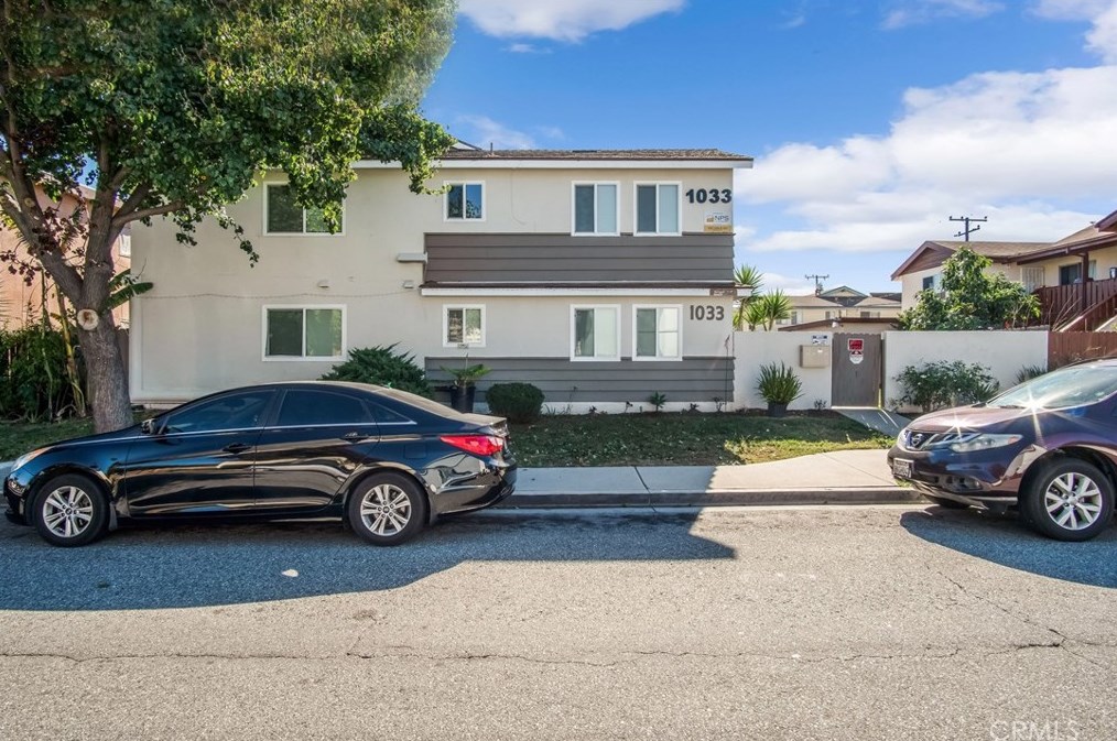 1033 Mission Dr, Costa Mesa, CA 92626-4251
