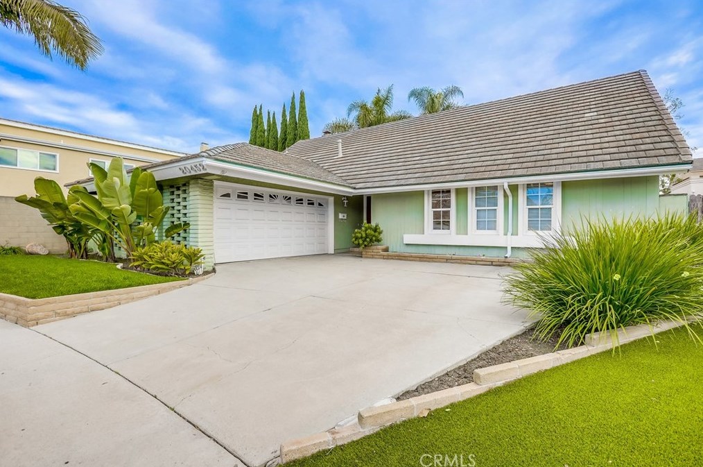 20452 Tideland Ln, Huntington Beach, CA 92646