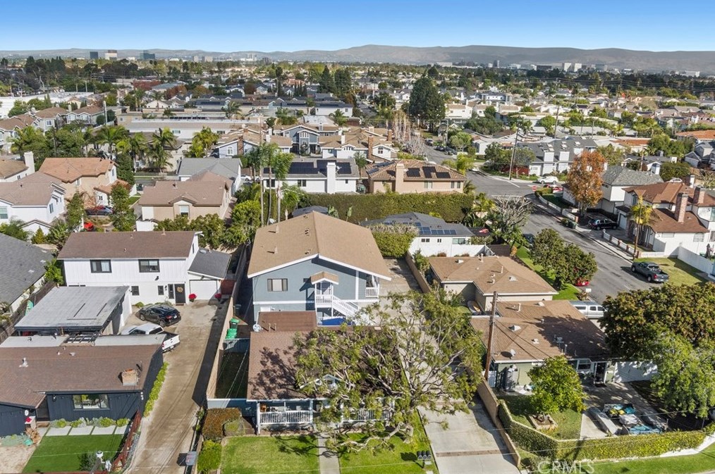 140 Albert Pl, Costa Mesa, CA 92627