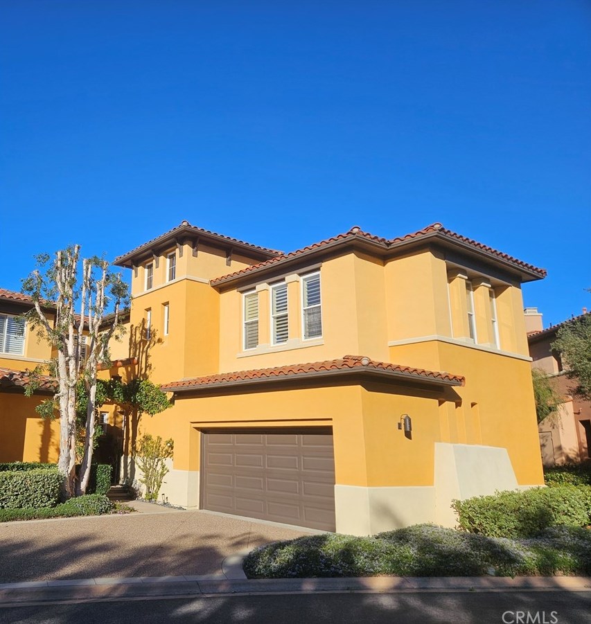 19 Ultima Dr, Newport Beach, CA 92657-1529