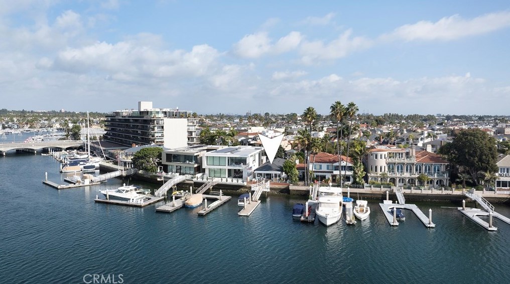 5446 The Toledo, Long Beach CA  90803-3933 exterior