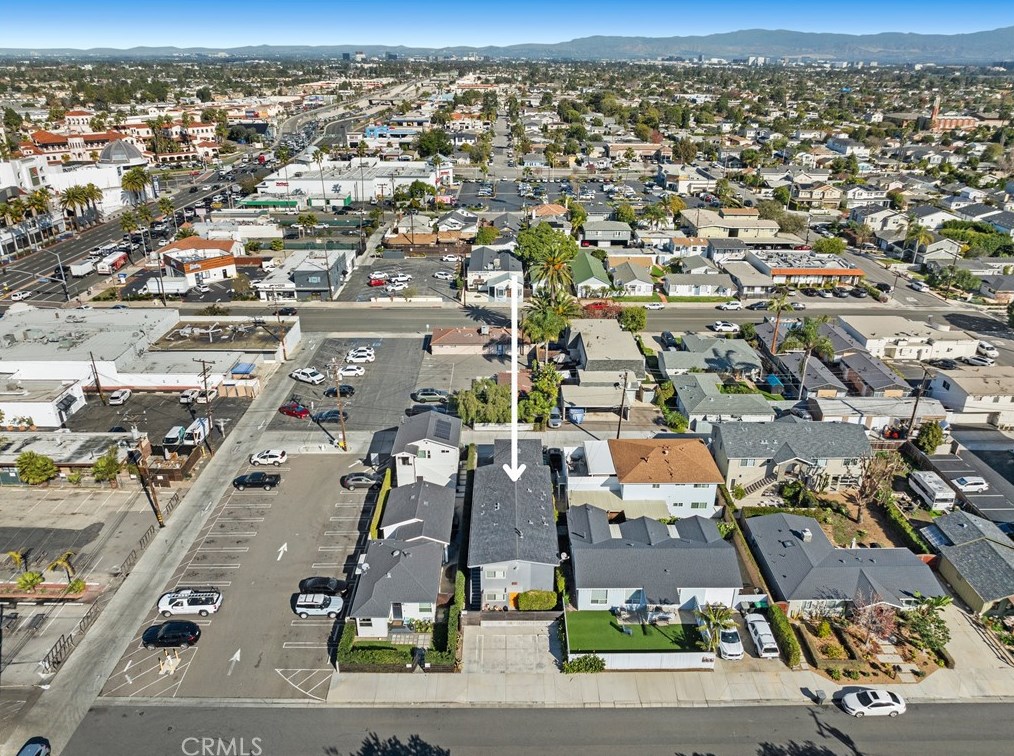 122 Magnolia St, Costa Mesa, CA 92627