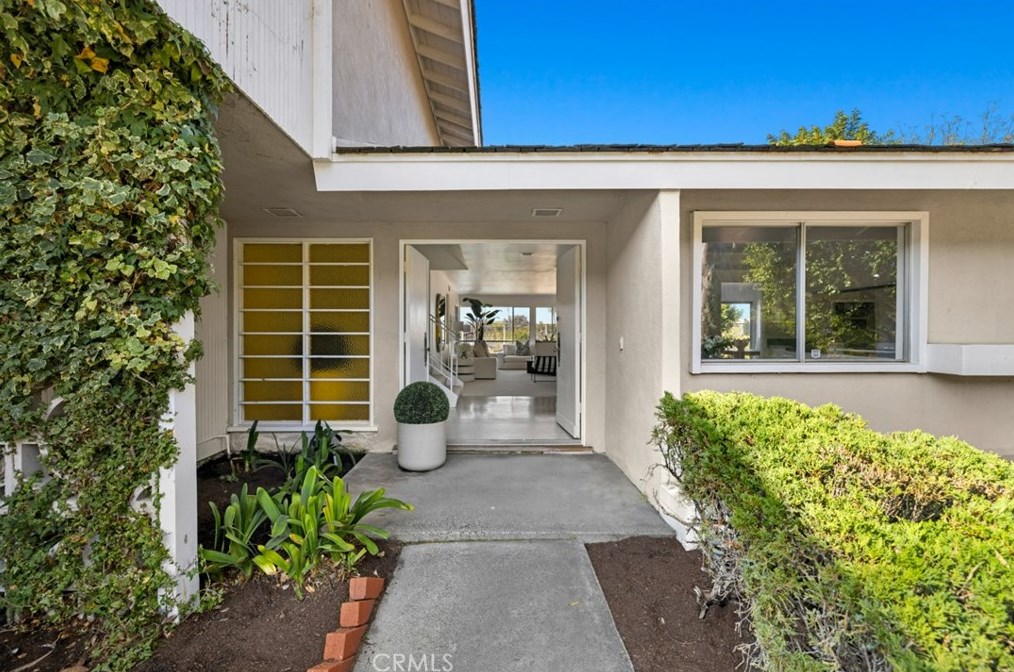 2827 Cassia St, Newport Beach, CA 92660-3217